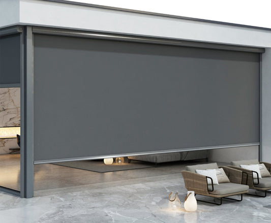 Maßgefertigte Smart-Motor-Verdunkelungsrollos für Veranden & Fenster, mit seitlichen Führungsschienen, einstellbarem Lichteinfall bis zur vollständigen Verdunkelung, Aluminiumrahmen, bis zu 700 cm Breite